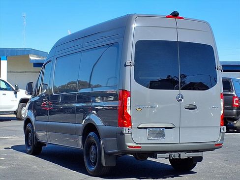 Used 2024 Mercedes-Benz Sprinter 2500 image 4