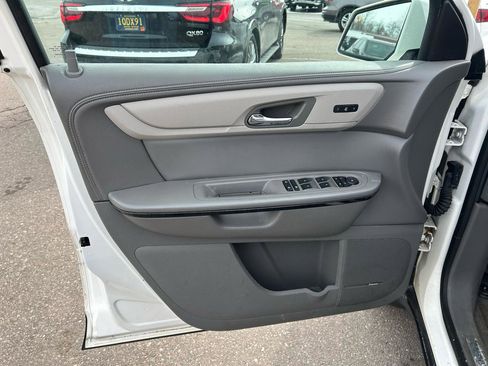 Used 2015 Chevrolet Traverse LTZ image 16