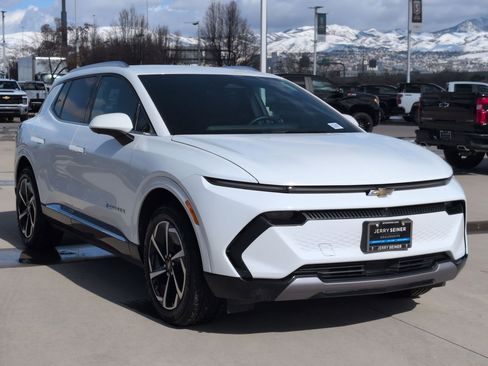 Used 2024 Chevrolet Equinox EV LT w/ LPO, All-Weather Mat Package image 8