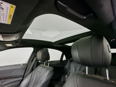 Used 2016 Mercedes-Benz S 550 Sedan image 24