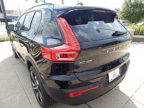 New 2026 Volvo XC40 B5 Plus w/ Climate Package AWD/4WD image 10