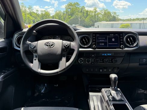 Used 2023 Toyota Tacoma TRD Off-Road w/ Technology Package AWD/4WD image 20