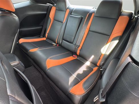 Used 2022 Dodge Challenger SXT w/ Driver Convenience Group RWD image 11