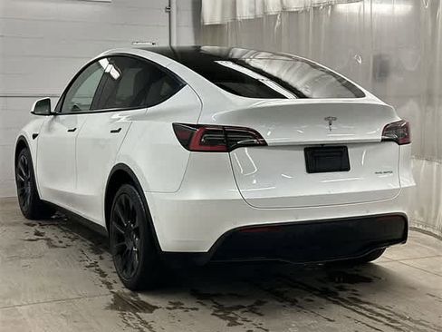 Used 2021 Tesla Model Y Long Range image 22