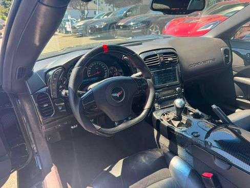 Used 2007 Chevrolet Corvette Coupe w/ Preferred Equipment Group RWD image 18