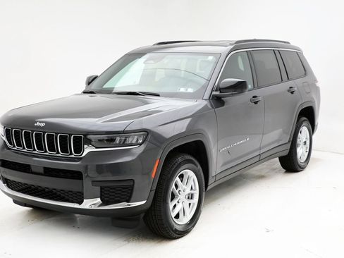 Used 2025 Jeep Grand Cherokee L Laredo AWD/4WD image 2