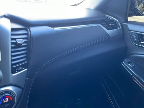 Used 2020 Chevrolet Suburban LT RWD image 24