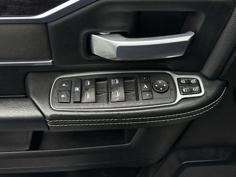 Used 2024 RAM 2500 Big Horn w/ Sport Appearance Package image 15
