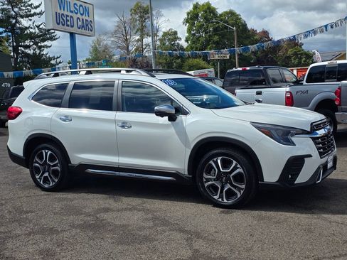 Used 2023 Subaru Ascent Touring AWD/4WD image 3