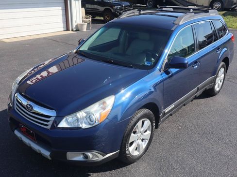 Used 2011 Subaru Outback 2.5i Limited w/ PWR Moonroof Pkg AWD/4WD image 11