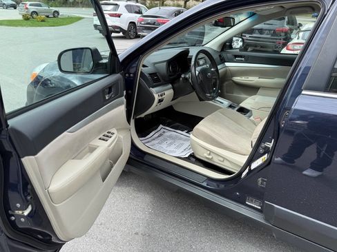 Used 2013 Subaru Outback 2.5i Premium w/ All-Weather Pkg AWD/4WD image 13