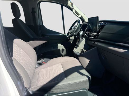 Used 2023 Ford Transit 350 XLT image 32