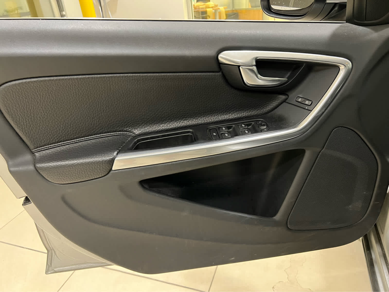 Used 2012 Volvo S60 T5 FWD image 9
