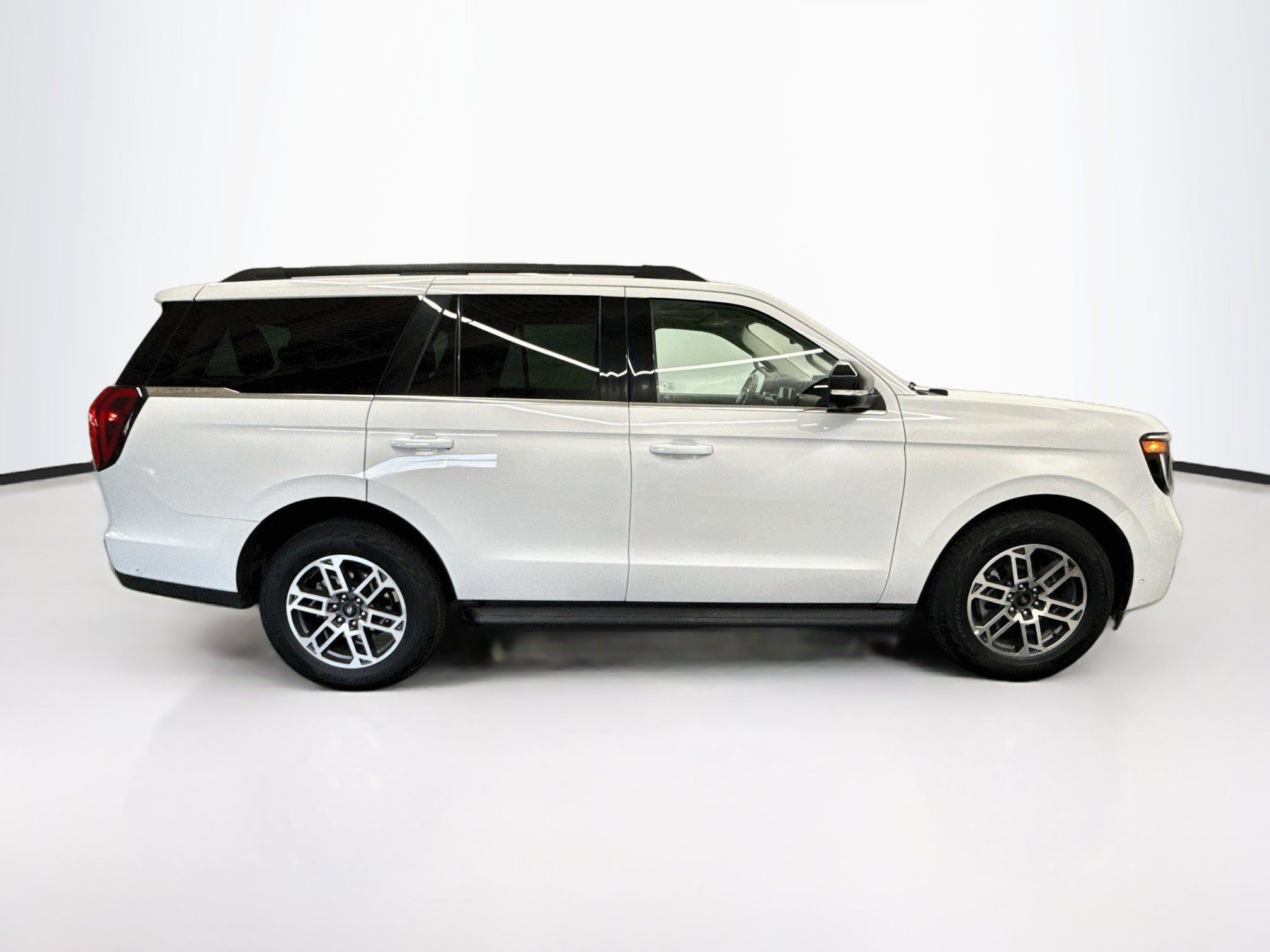 Used 2025 Ford Expedition Active AWD/4WD image 10