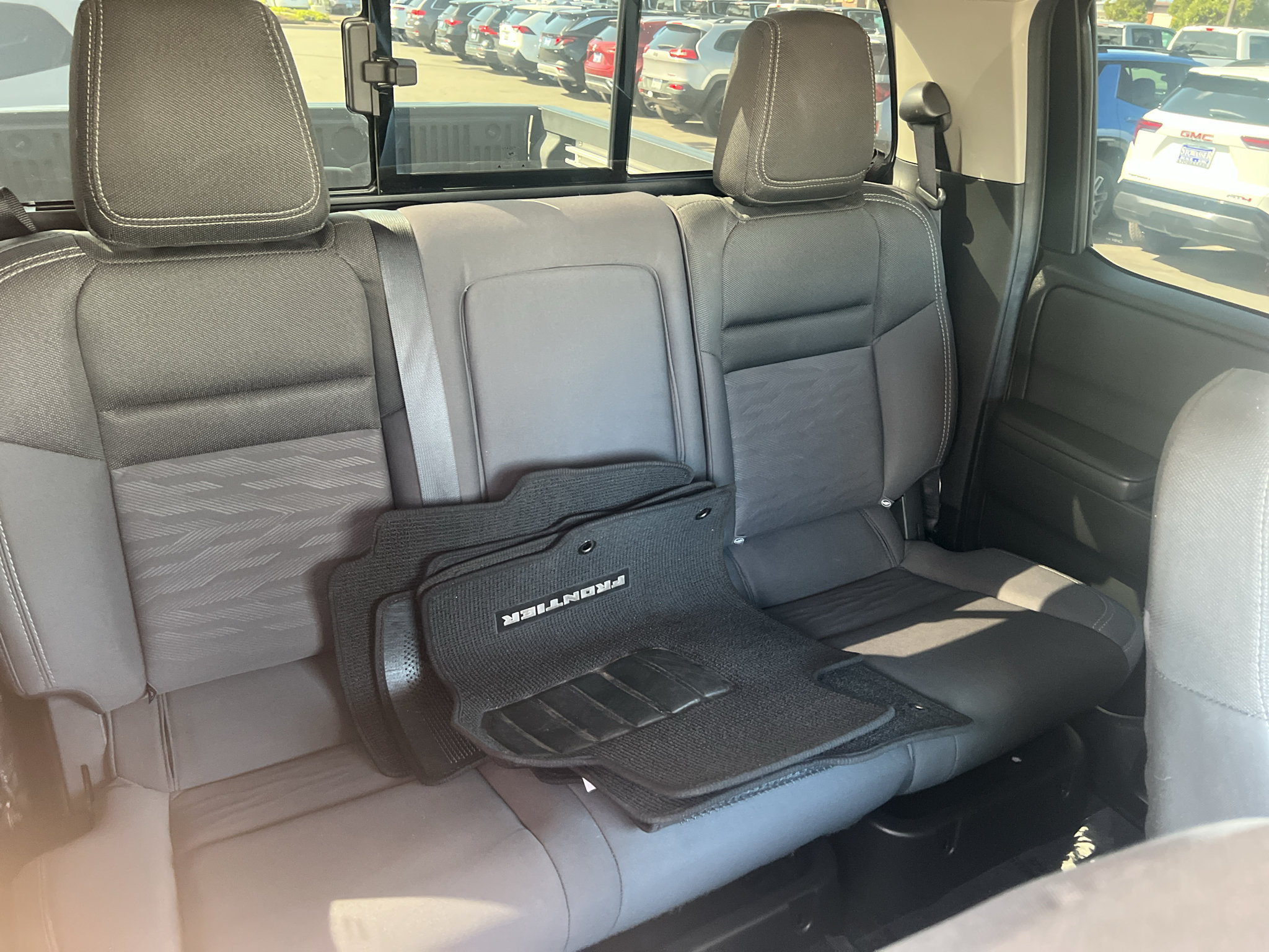 Used 2024 Nissan Frontier SV w/ SV Convenience Package RWD image 17