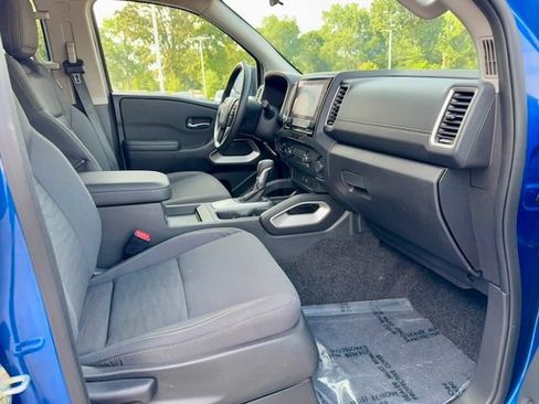 Used 2024 Nissan Frontier SV AWD/4WD image 8