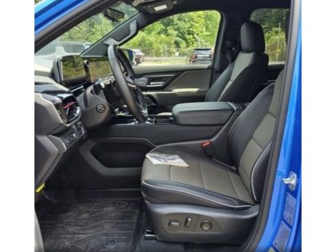 Used 2026 Chevrolet Silverado EV Trail Boss AWD/4WD image 5