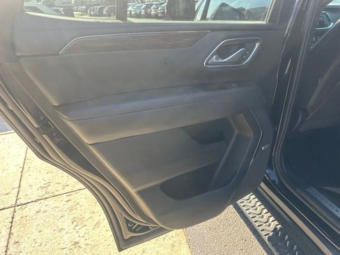 Used 2023 Chevrolet Tahoe Z71 w/ Luxury Package AWD/4WD image 23