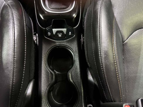Used 2019 Jeep Compass Limited AWD/4WD image 38
