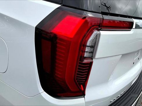 Used 2025 GMC Yukon XL Denali image 23