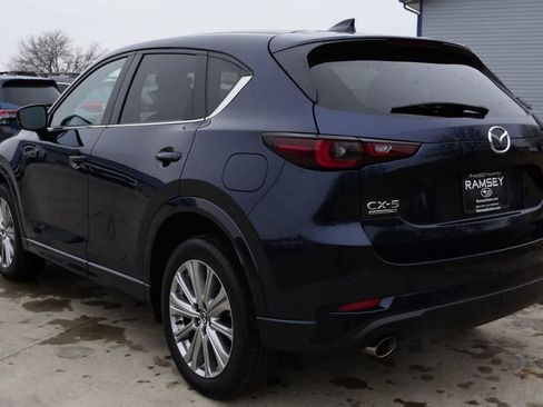 Used 2022 MAZDA CX-5 Signature image 4