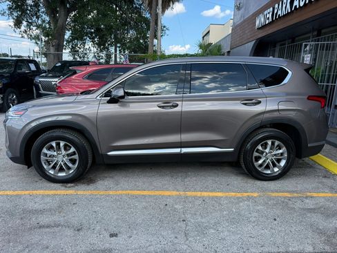 Used 2019 Hyundai Santa Fe SEL FWD image 4