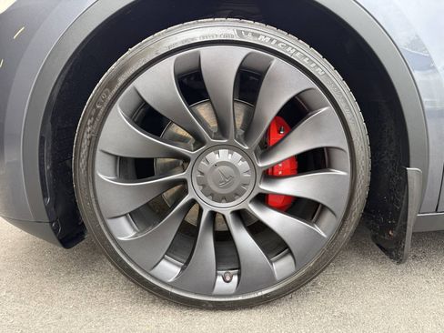 Used 2023 Tesla Model Y Performance AWD/4WD image 26