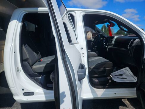 Used 2021 RAM 3500 Tradesman w/ Chrome Appearance Group AWD/4WD image 16