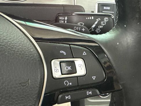 Used 2015 Volkswagen Golf TDI SE FWD image 12