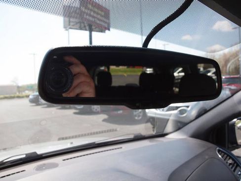 Used 2016 Dodge Grand Caravan SE FWD image 12