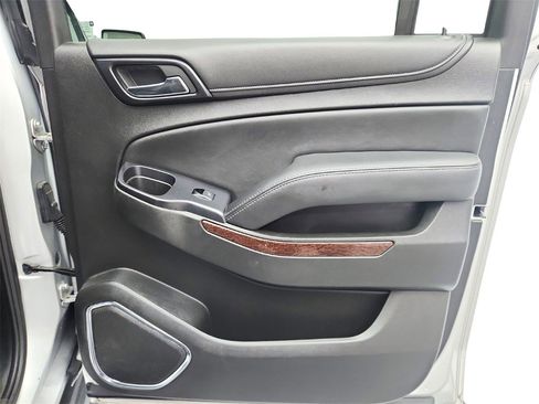 Used 2017 GMC Yukon XL SLT image 28