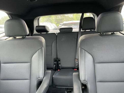 Used 2025 Buick Enclave Preferred FWD image 9