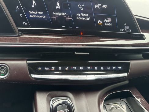 Used 2022 Cadillac Escalade Sport Platinum AWD/4WD image 39