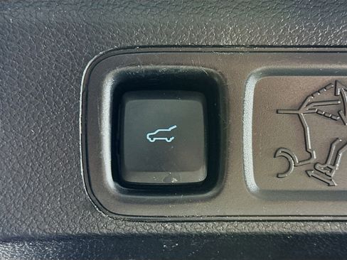 Used 2020 Ford Expedition Limited w/ Equipment Group 303A image 32