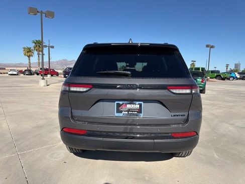 New 2025 Jeep Grand Cherokee Limited w/ Black Appearance Package image 4