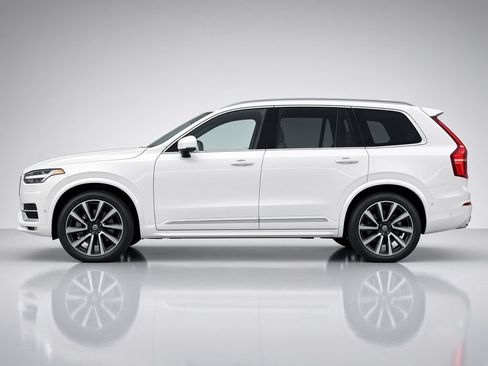 Used 2023 Volvo XC90 B6 Plus AWD/4WD image 2