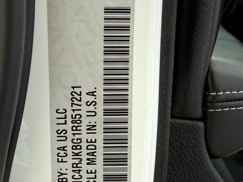 Used 2024 Jeep Grand Cherokee L Limited w/ Luxury Tech Group II image 46