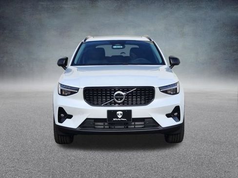 New 2026 Volvo XC40 B5 Plus w/ Protection Package Premier image 2