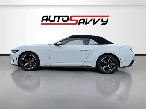 Used 2024 Ford Mustang Premium image 4
