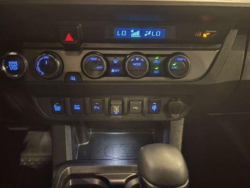 Used 2023 Toyota Tacoma TRD Off-Road w/ Technology Package AWD/4WD image 41