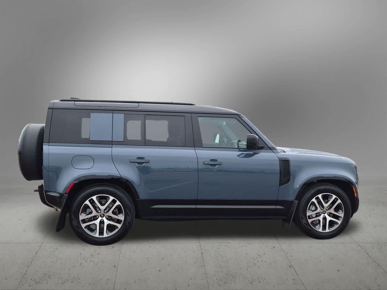 Certified 2025 Land Rover Defender 110 X-Dynamic SE AWD/4WD image 7