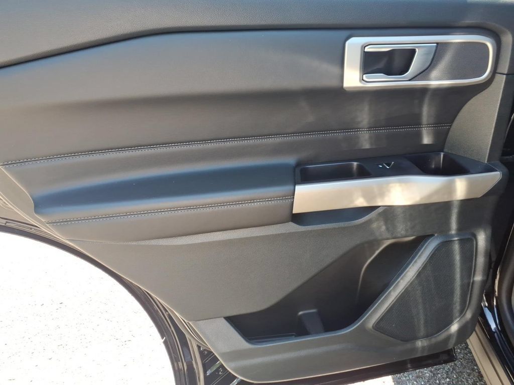 Certified 2023 Ford Explorer XLT AWD/4WD image 15