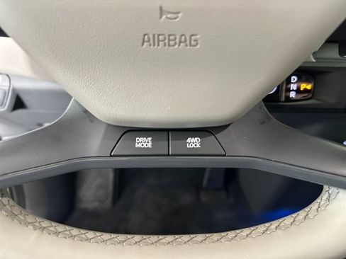 Used 2024 Kia EV9 Land image 17