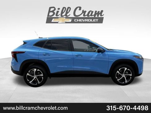 Used 2024 Chevrolet Trax RS FWD image 37