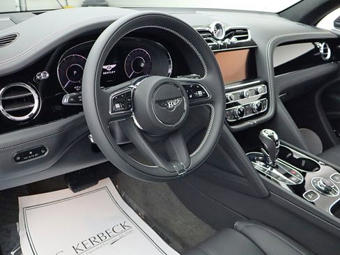 New 2025 Bentley Bentayga image 27
