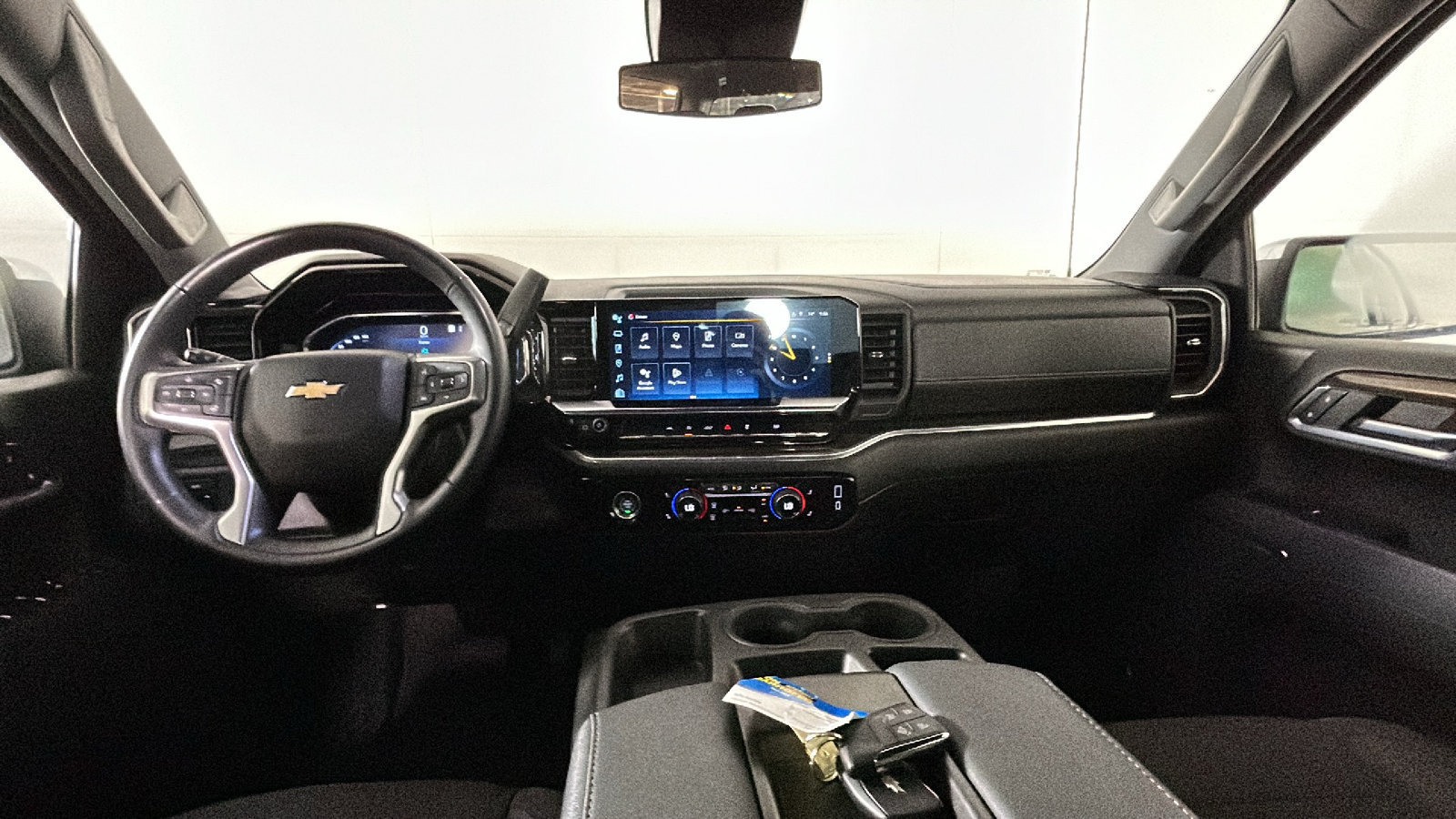 Used 2023 Chevrolet Silverado 1500 LT AWD/4WD image 31
