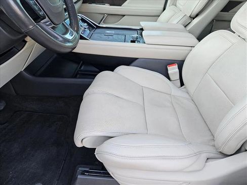 Used 2018 Lincoln Navigator Select w/ Technology Package image 16