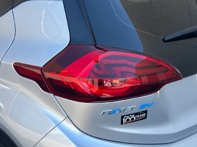 Used 2020 Chevrolet Bolt Premier w/ Infotainment Package FWD image 15