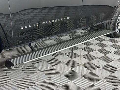 Used 2022 Jeep Grand Wagoneer Series III image 41