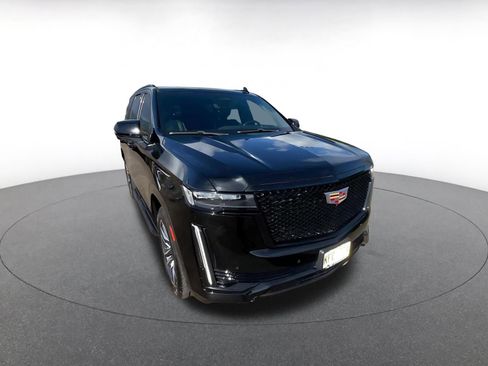 Used 2023 Cadillac Escalade Sport AWD/4WD image 3